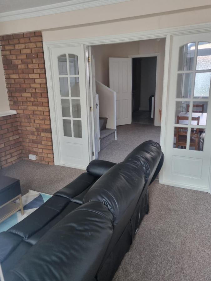 Cheerful 3-Bedroom House Brierley Hill Luaran gambar
